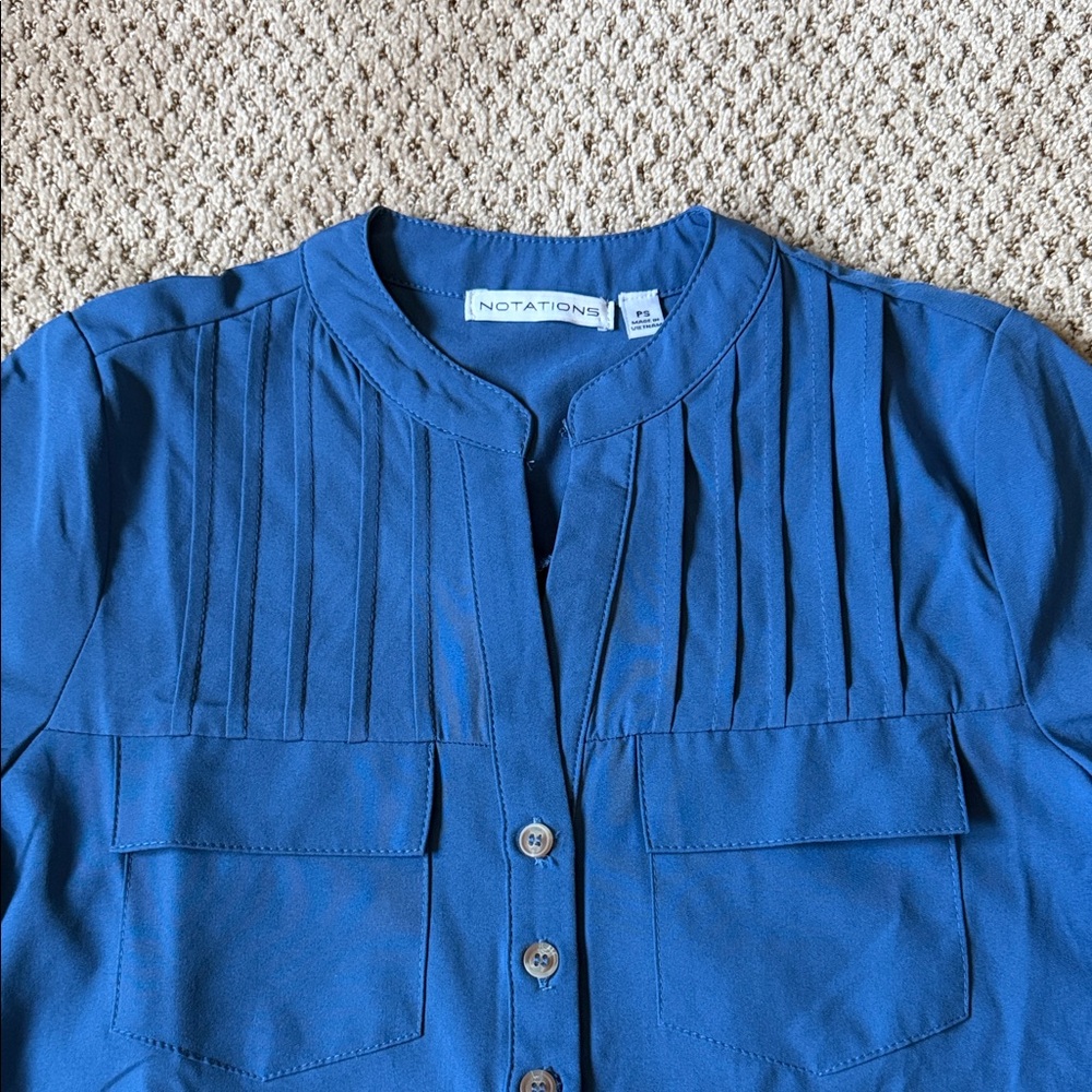 ‼️ Blue Button-Up Top ‼️ - Picture 2 of 5
